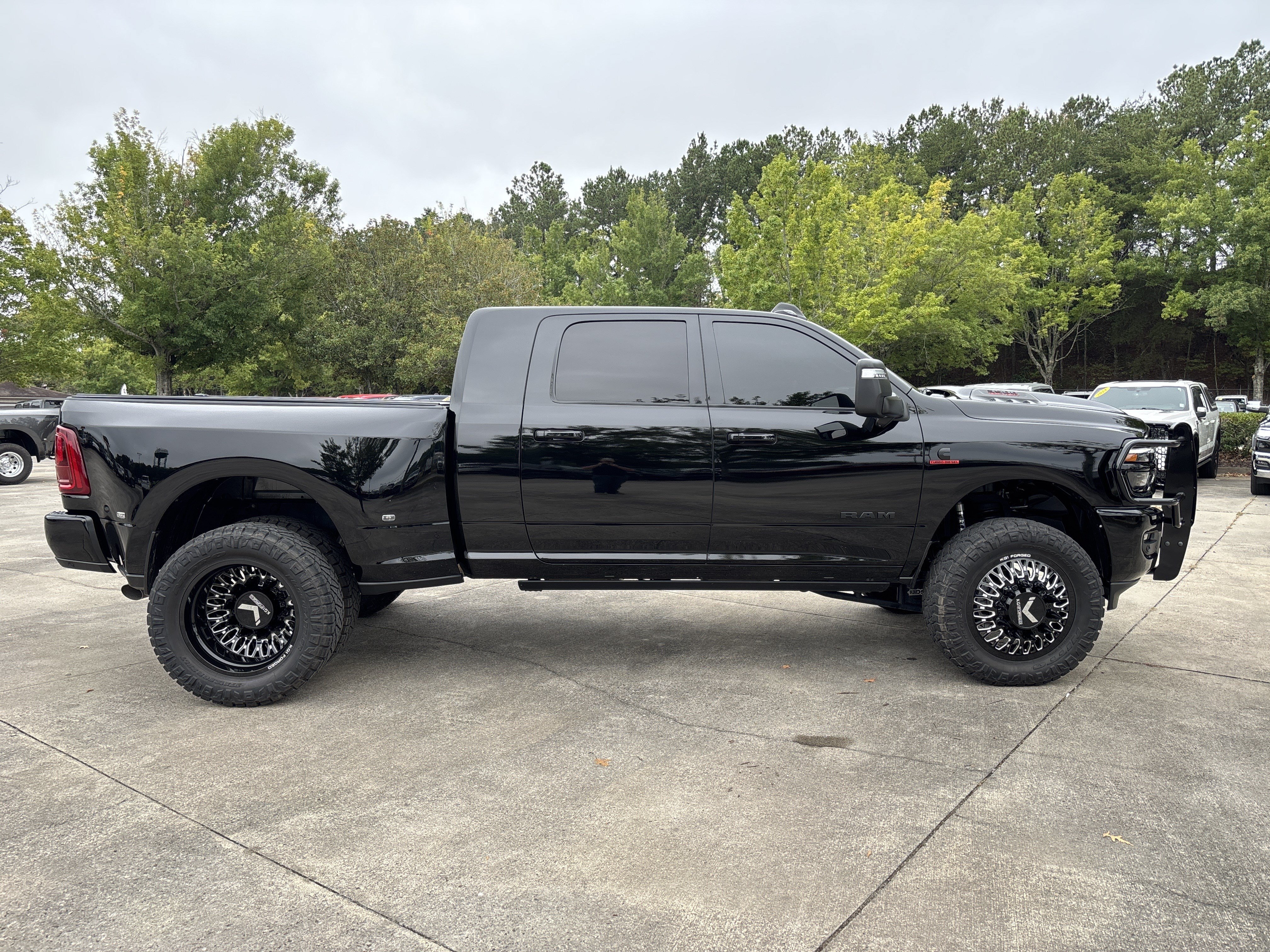 Used 2025 RAM 3500 Laramie w/ Night Edition AWD/4WD image 9