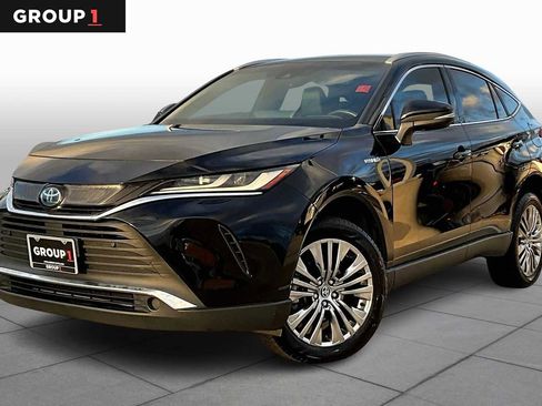 Used 2021 Toyota Venza XLE w/ Carpet Mat Package (TMS) image 1