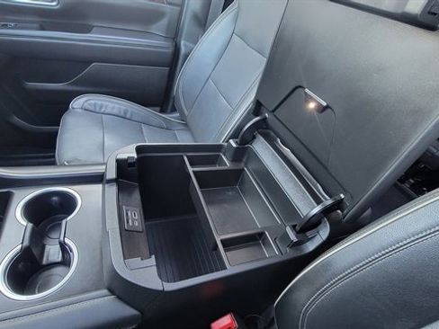 Used 2021 Chevrolet Suburban Premier w/ Premium Package image 38