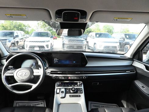 Used 2025 Hyundai Palisade SEL FWD image 25