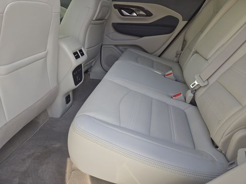 Used 2024 GMC Terrain Denali w/ Denali Premium Package image 33