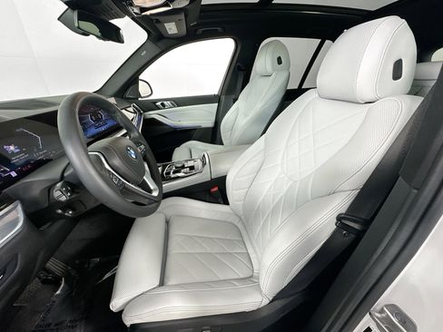 Used 2024 BMW X5 xDrive40i w/ Premium Package image 22