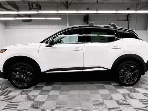 New 2026 Nissan Kicks SR AWD/4WD image 18