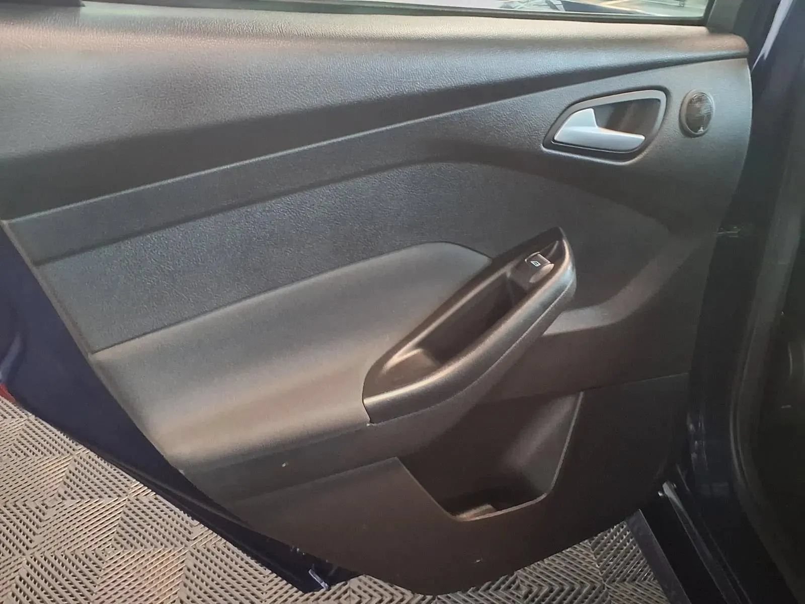 Used 2017 Ford Focus ST w/ Equipment Group 401A FWD image 12
