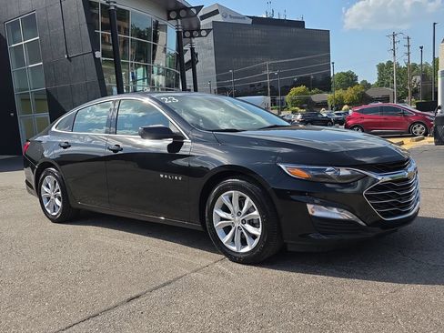 Used 2023 Chevrolet Malibu LT w/ Driver Confidence Package FWD image 7