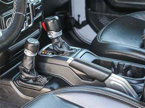 Used 2020 Jeep Gladiator Overland image 21