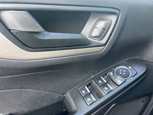 Used 2022 Ford Escape SE w/ Convenience Package image 30