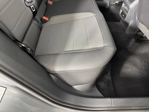 Used 2024 Volkswagen Taos SE image 30