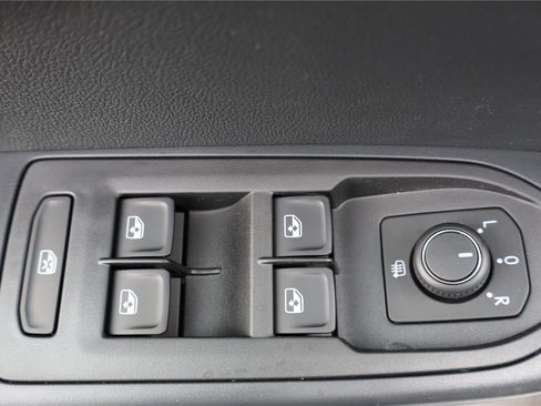 New 2026 Volkswagen Taos SE AWD/4WD image 14