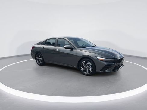 New 2026 Hyundai Elantra Limited FWD image 2