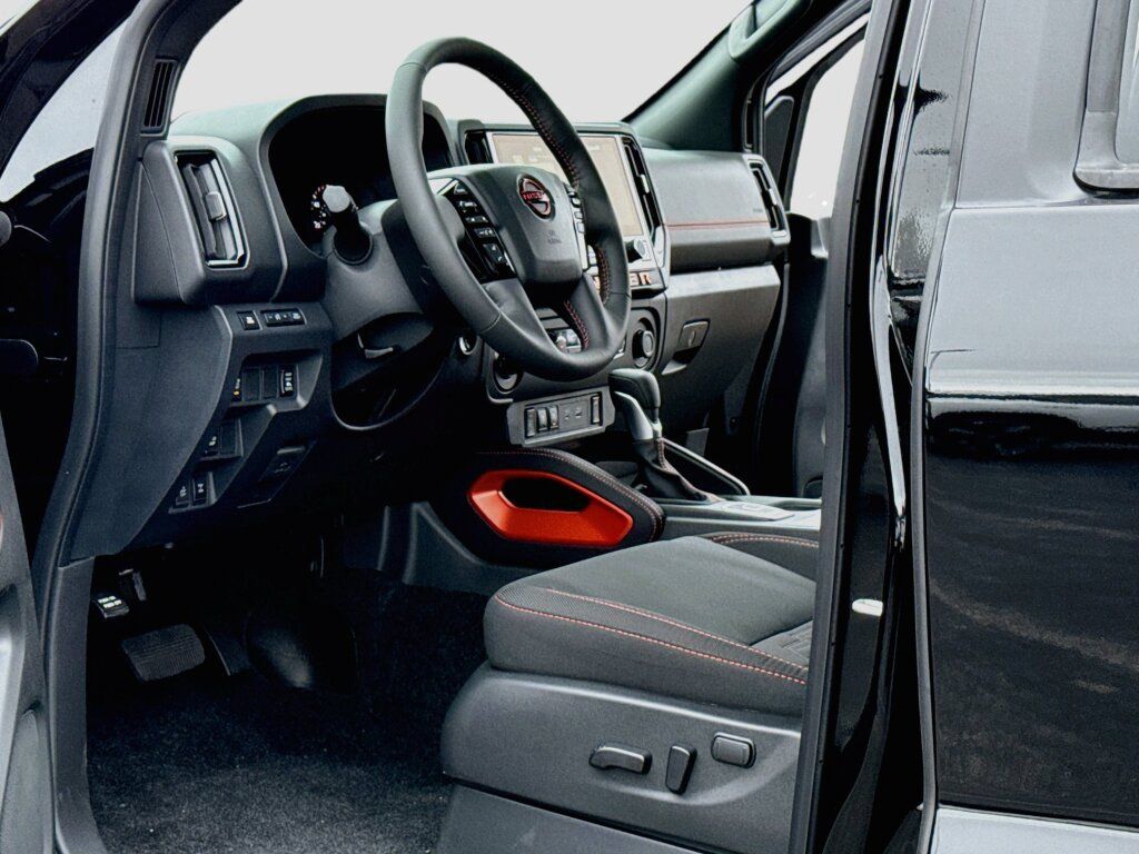 New 2027 Nissan Frontier PRO-4X w/ Pro Convenience Package AWD/4WD image 4