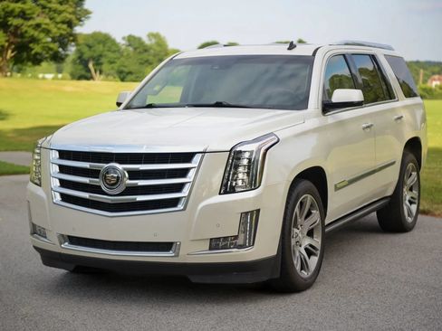 Used 2015 Cadillac Escalade Premium AWD/4WD image 10
