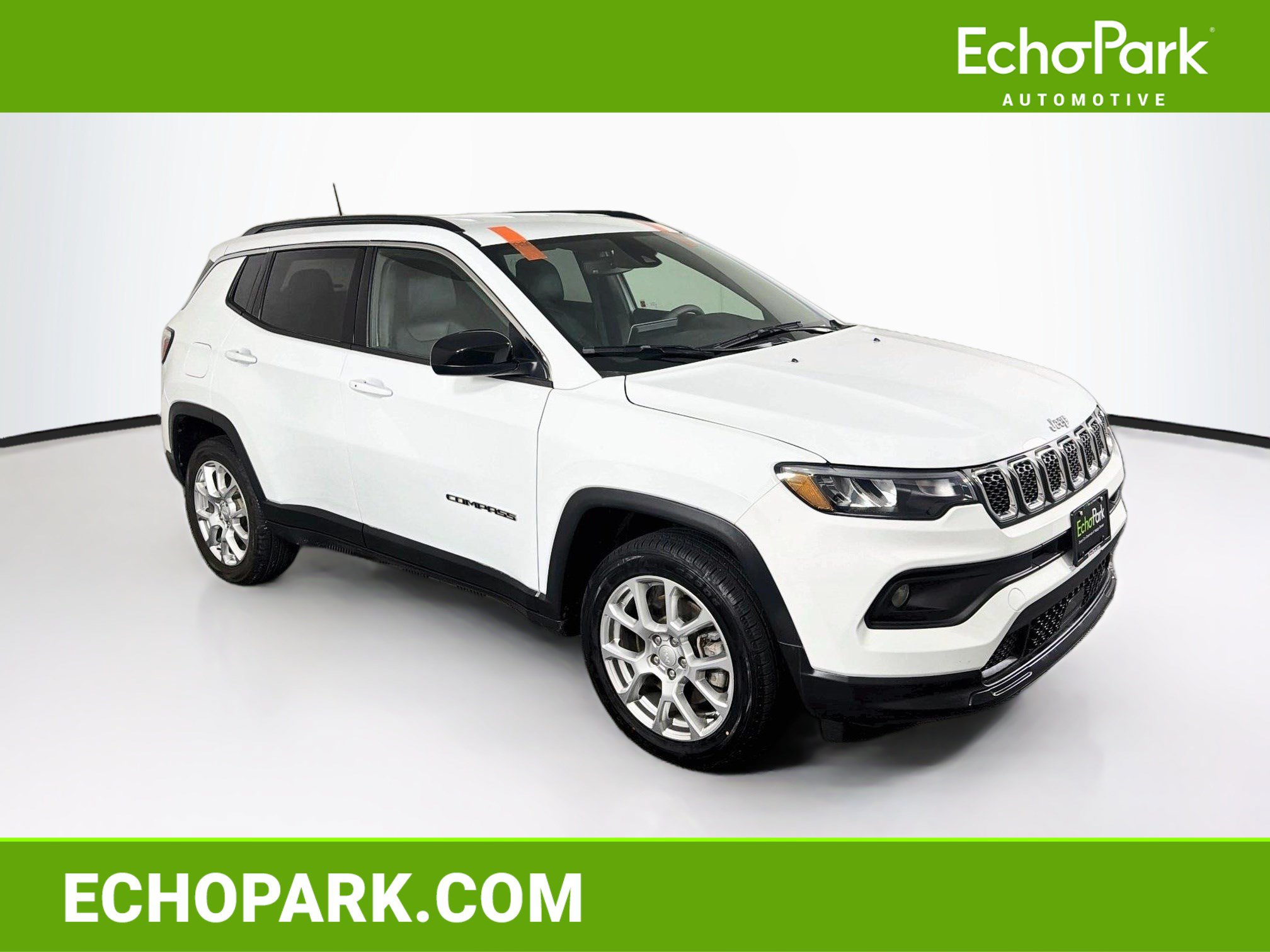 Used 2023 Jeep Compass Latitude AWD/4WD image 1