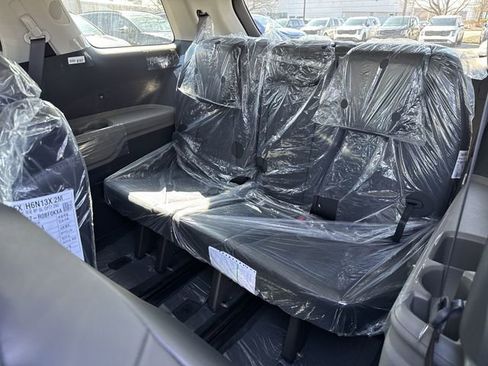 New 2026 Kia Carnival FWD image 22