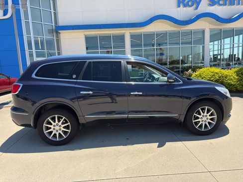 Used 2017 Buick Enclave Convenience FWD image 4