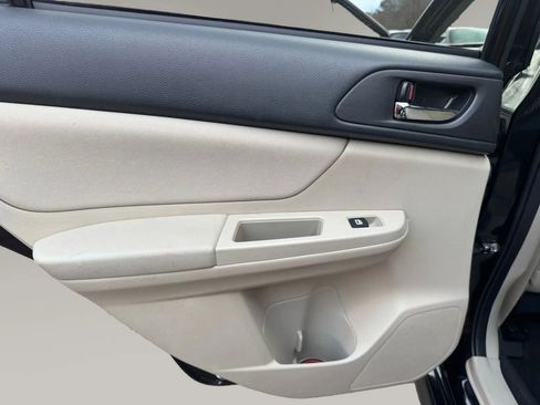 Used 2014 Subaru Crosstrek 2.0i Premium image 19