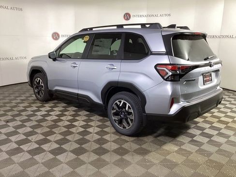 Used 2025 Subaru Forester Premium image 6