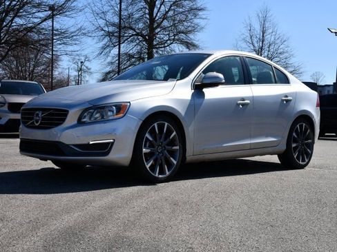 Used 2015 Volvo S60 T5 Premier image 3