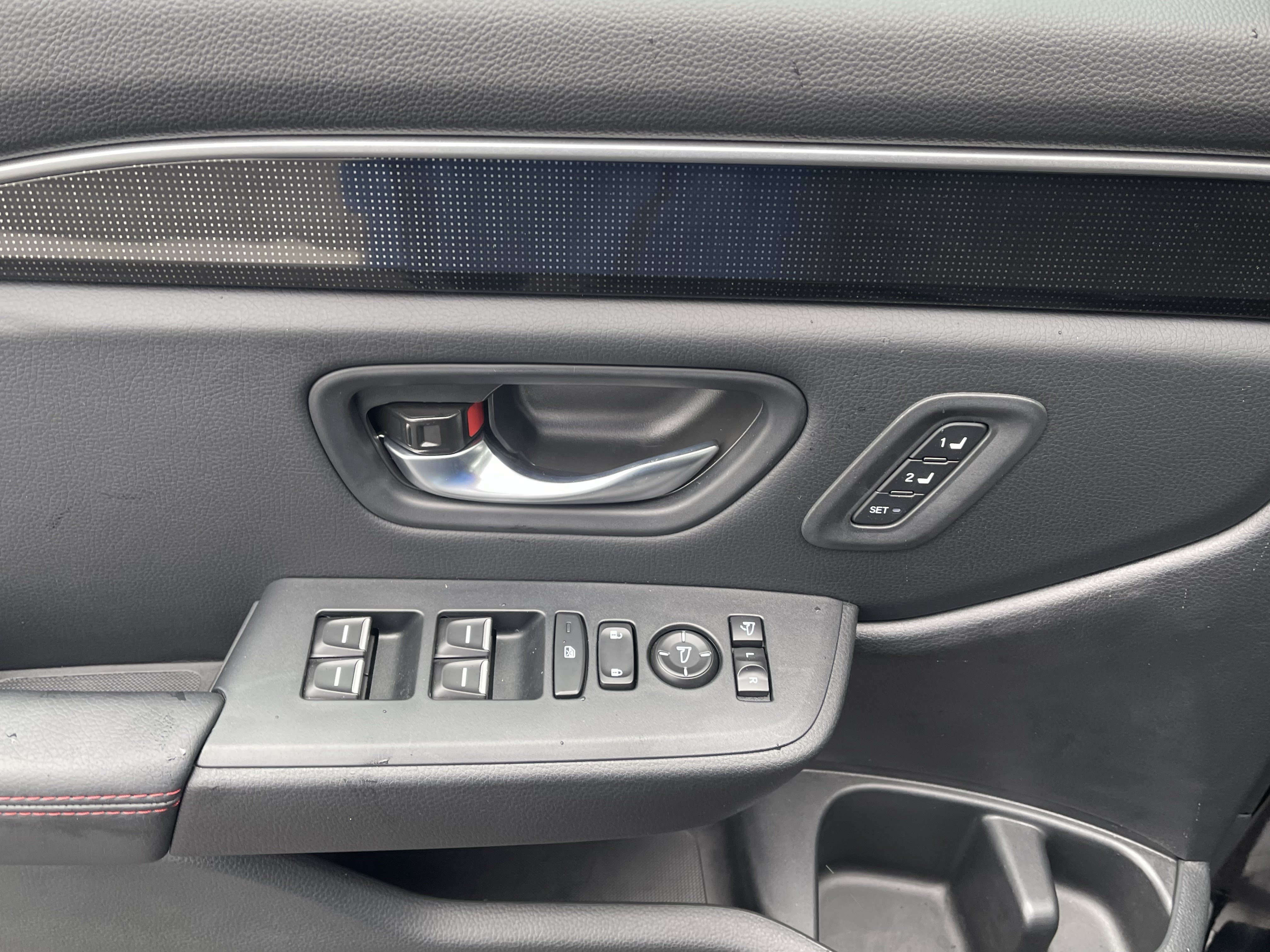 Used 2025 Honda Pilot Black Edition image 20