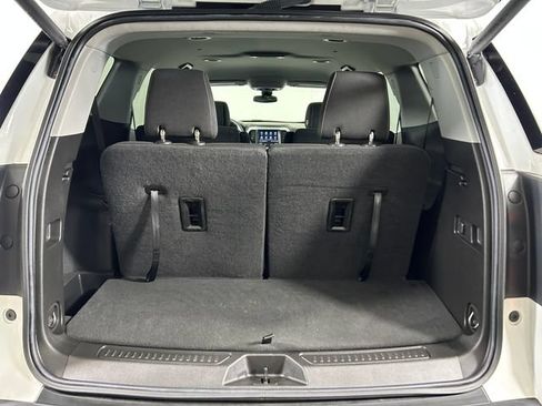 Used 2023 GMC Acadia SLE w/ Driver Convenience Package FWD image 26