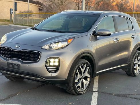 Used 2017 Kia Sportage SX image 2
