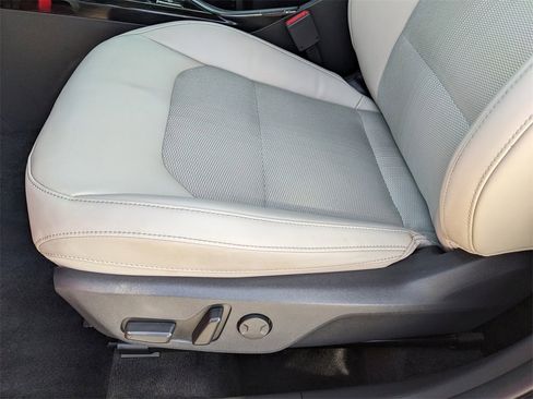 Certified 2024 Kia Niro EX Touring image 22