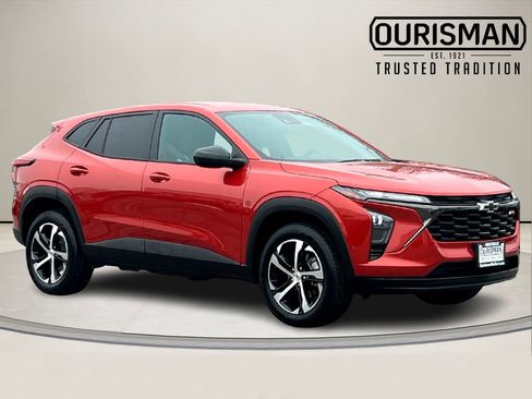 Used 2024 Chevrolet Trax RS w/ Driver Confidence Package image 1