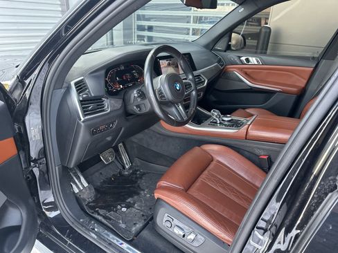 Used 2019 BMW X5 xDrive50i w/ M Sport Package image 22