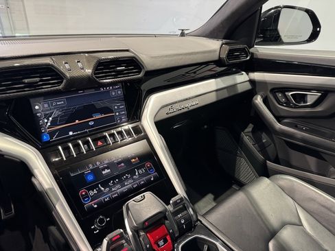 Used 2020 Lamborghini Urus image 13