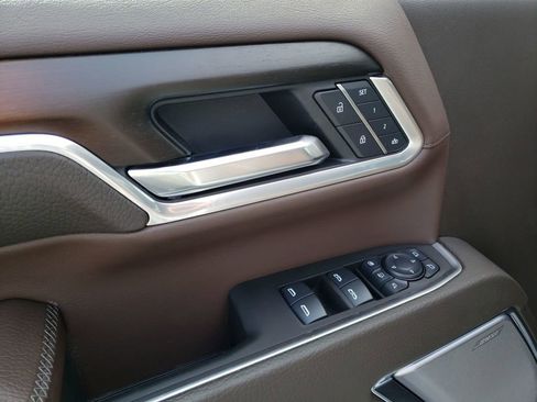 Used 2025 GMC Sierra 2500 Denali w/ Denali Reserve Package image 12