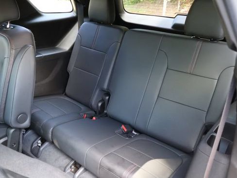 Used 2022 Chevrolet Traverse RS AWD/4WD image 22