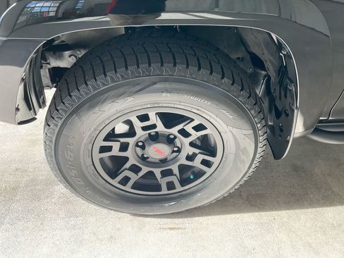 Used 2024 Toyota 4Runner TRD Off-Road Premium w/ Off Road Premium Plus Package AWD/4WD image 10