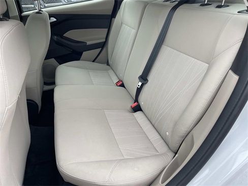 Used 2018 Ford Focus SE image 16