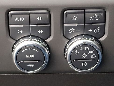 Used 2025 GMC Sierra 2500 AT4 w/ AT4 Premium Plus Package AWD/4WD image 24
