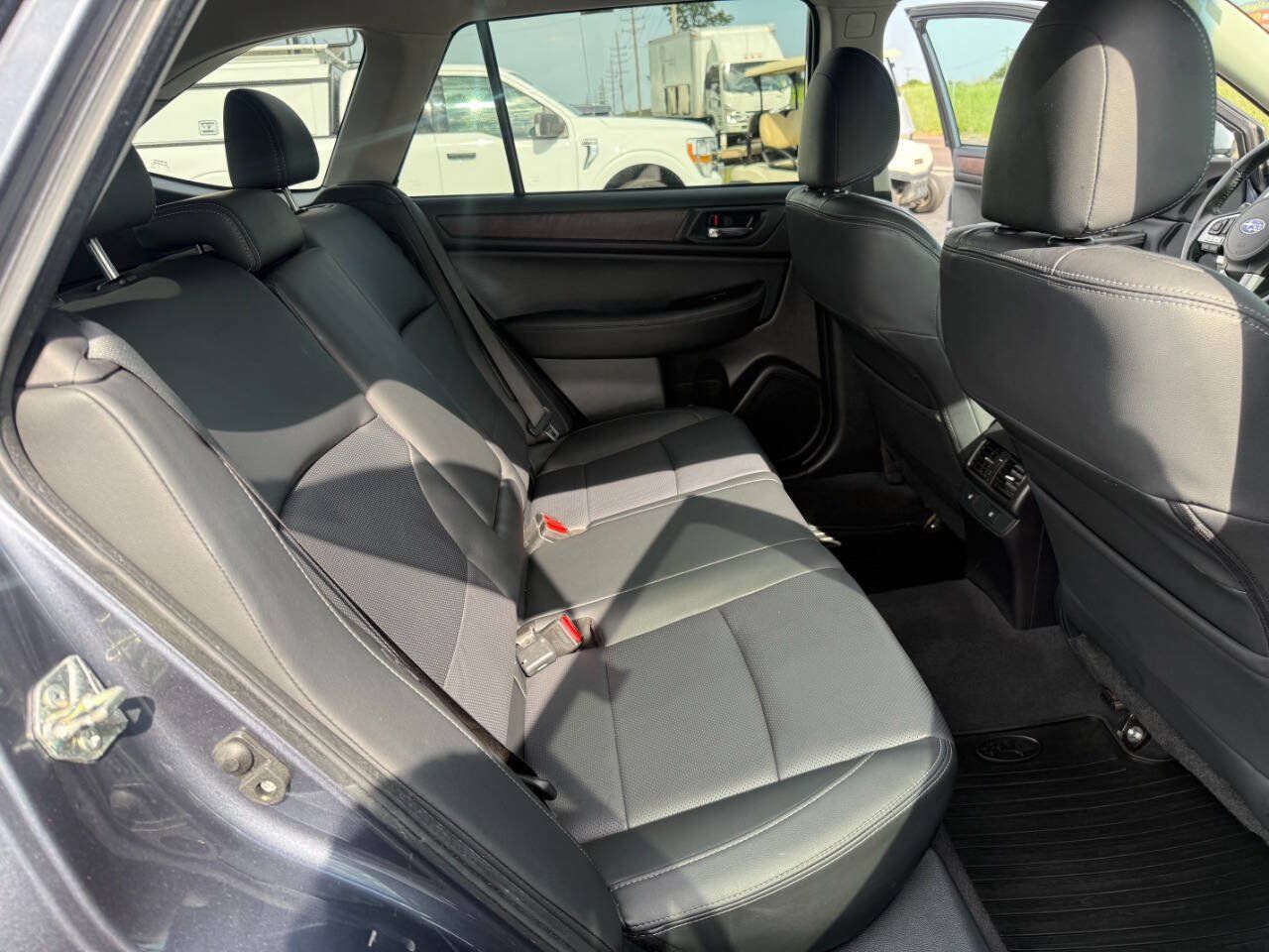 Used 2017 Subaru Outback 2.5i Limited AWD/4WD image 10