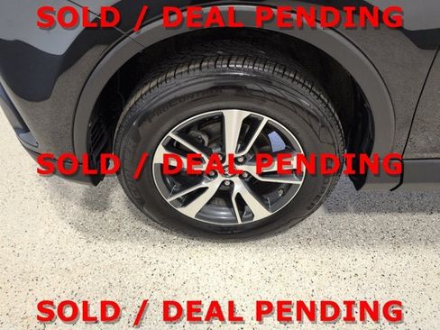 Used 2017 Toyota RAV4 XLE AWD/4WD image 8