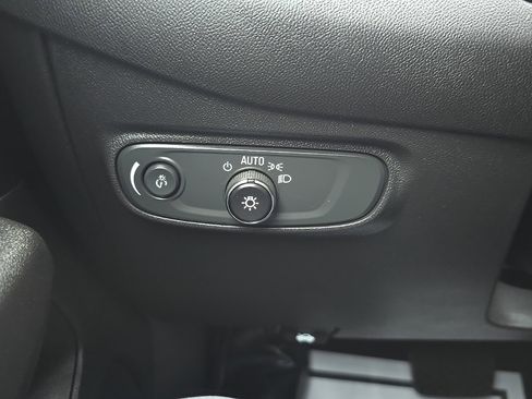 Used 2024 Chevrolet Equinox LS image 15