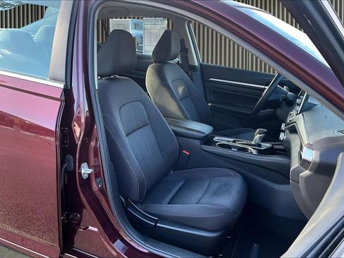 Used 2023 Nissan Altima 2.5 SV AWD/4WD image 8