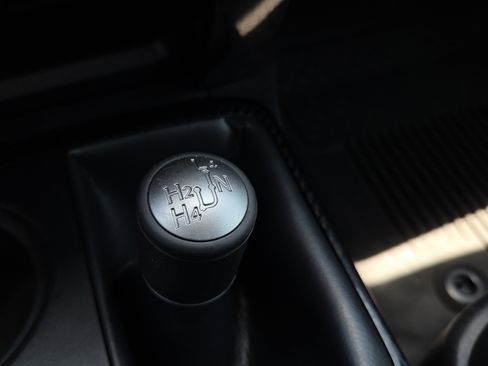 Used 2018 Toyota 4Runner TRD Off-Road Premium AWD/4WD image 23