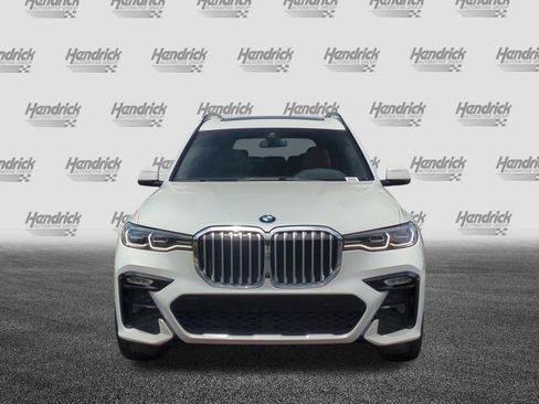 Used 2022 BMW X7 xDrive40i w/ M Sport Package AWD/4WD image 3