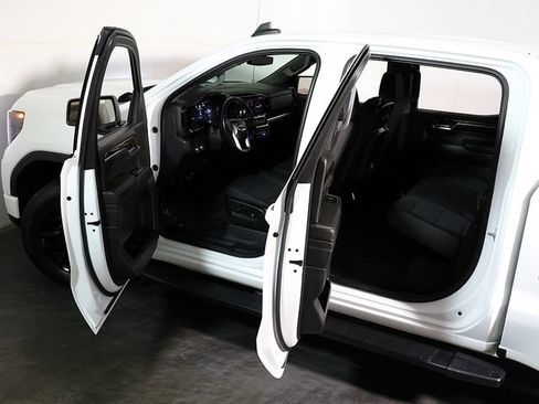 Used 2022 GMC Sierra 1500 Elevation w/ LPO, Elevation Black Package AWD/4WD image 5