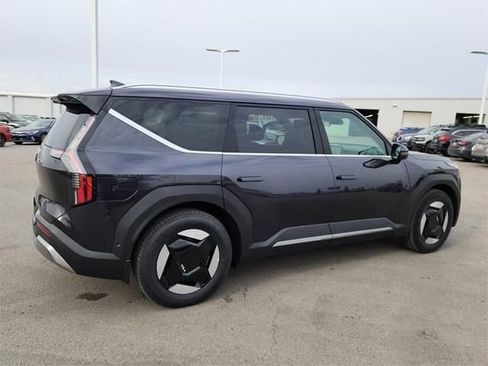 New 2026 Kia EV9 Wind image 2