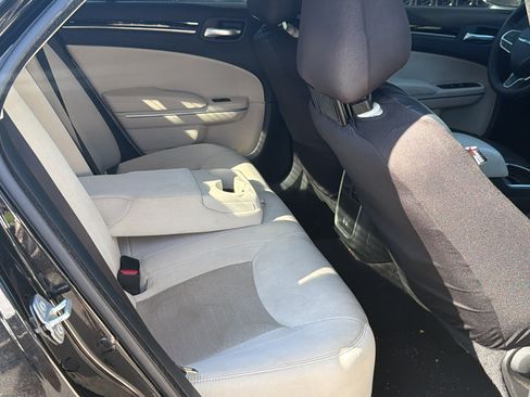 Used 2023 Chrysler 300 Touring w/ Sport Appearance Package RWD image 19