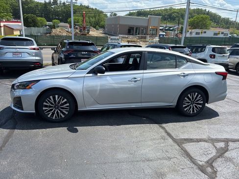 Certified 2024 Nissan Altima 2.5 SV AWD/4WD image 4