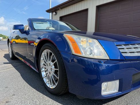 Used 2005 Cadillac XLR RWD image 20