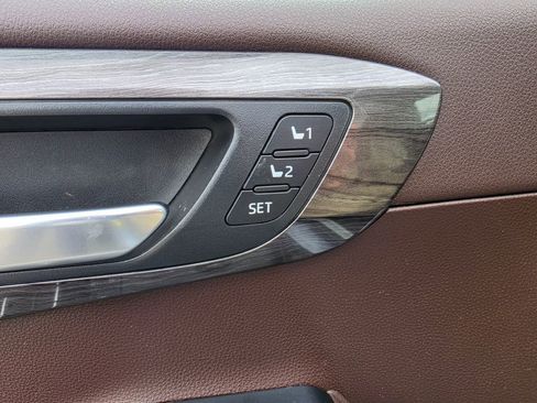 Used 2021 Toyota Highlander Limited AWD/4WD image 17