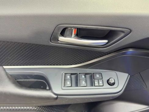 Used 2019 Toyota C-HR LE FWD image 19