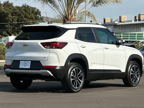 Used 2024 Chevrolet TrailBlazer LT w/ Convenience Package image 4