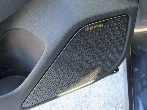 New 2025 Mitsubishi Outlander SE FWD image 13