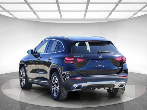 New 2025 Mercedes-Benz GLA 250 4MATIC image 2